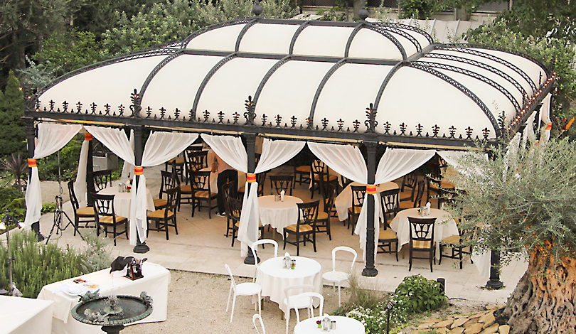 GARDEN TENT